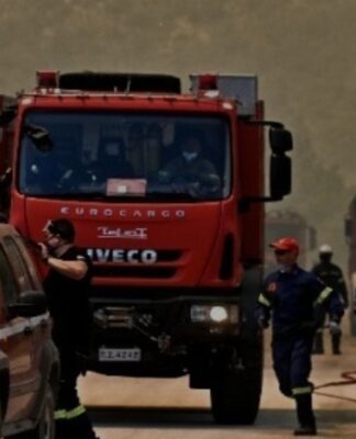 Μεγάλη νέα φωτιά τώρα κοντά σε σπίτια – Συναγερμός στην Πυροσβεστική – Απομακρύνονται οι κάτοικοι, ήχησε το 112