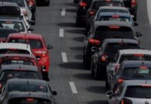 Έπεσε δέντρο στη Λεωφόρο Αλεξάνδρας – Κυκλοφοριακό χάος