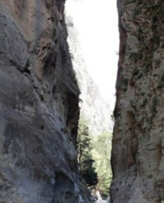 Τραγωδία στην Κρήτη: Σκοτώθηκε γυναίκα από πτώση βράχου στο φαράγγι της Σαμαριάς