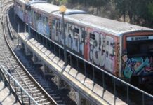 Φωτιά τώρα σε συρμό του Ηλεκτρικού – Οι επιβάτες κατέβηκαν στις γραμμές!