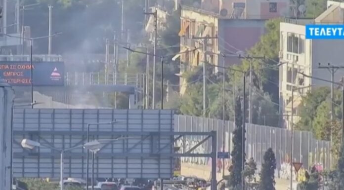 Καίγεται όχημα στη λεωφόρο Κηφισού στο ρεύμα προς Πειραιά – Διακόπτεται η κυκλοφορία