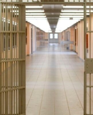 Γυναίκα κρεμάστηκε στις φυλακές Κορυδαλλού – Συνελήφθησαν δύο σωφρονιστικοί υπάλληλοι