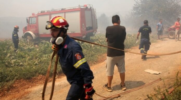 Τραγωδία: Νεκρός 55χρονος πυροσβέστης κατά τη διάρκεια κατάσβεσης πυρκαγιάς!