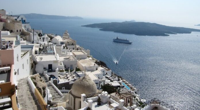 Σαντορίνη: Γεννήθηκε το πρώτο μωράκι των σεισμών