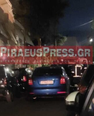 Ταμπουρωμένος άνδρας τώρα στο Κερατσίνι (φωτό)