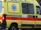 Γυναίκα έπεσε από μπαλκόνι και κατέληξε σε σταθμευμένο αυτοκίνητο