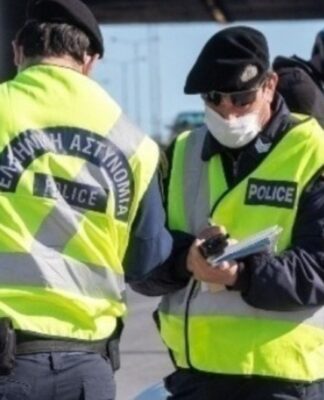 Εκτροπή κυκλοφορίας στο Κερατσίνι μετά από σύγκρουση φορτηγού σε κολώνα