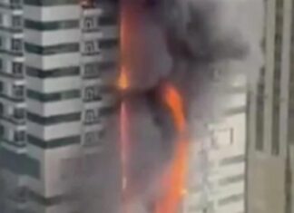 Στις φλόγες ουρανοξύστης 67 ορόφων – Aπομακρύνθηκαν 3.820 άνθρωποι (βίντεο)