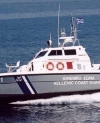 Εισροή υδάτων σε θαλαμηγό με επτά επιβαίνοντες στην Πάρο
