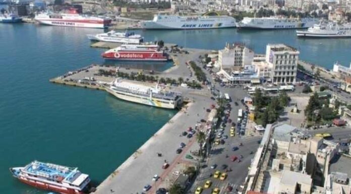 Σοκ στο λιμάνι του Πειραιά: Άνδρας επέπλεε νεκρός στη θαλάσσια περιοχή της πύλης Ε10