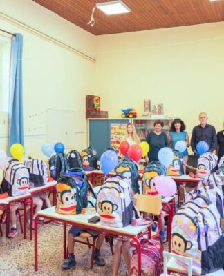 Δήμος Πειραιά και ΚΟ.Δ.Ε.Π. προσέφεραν περισσότερες από 1.400 σχολικές τσάντες με πλήρη εξοπλισμό στους μαθητές της Α’ Δημοτικού