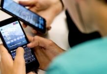 Τέλος τα social media για τα παιδιά κάτω των 15 ετών τον Οκτώβριο