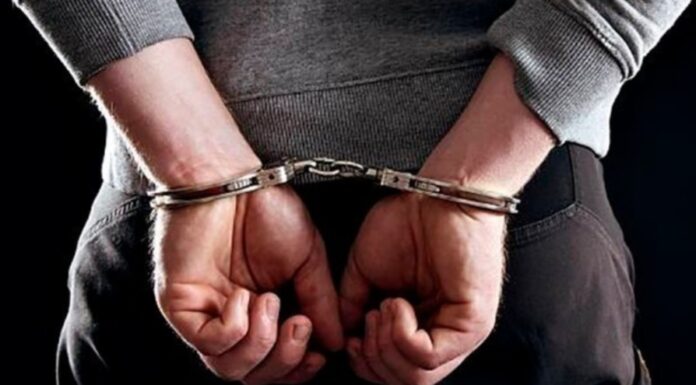 Συνελήφθη πασίγνωστος τραγουδιστής για χρέη προς το Δημόσιο – Θα οδηγηθεί στις φυλακές Λάρισας