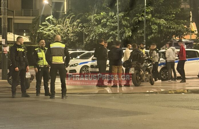 Πειραιάς: Κυκλοφοριακό χάος τα ξημερώματα στο Πασαλιμάνι – Ισχυρή αστυνομική δύναμη! (ΦΩΤΟ)
