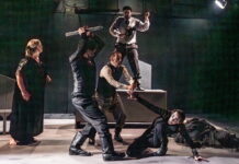 «NOMSFERATU»:Ο πιο απολαυστικός Δράκουλας συνεχίζει τις παραστάσεις του στο Θέατρο 104