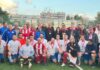 Ο Γιάννης Μώραλης στον φιλικό αγώνα των Βετεράνων του Ολυμπιακού με την ομάδα του Αντικαρκινικού Νοσοκομείου Πειραιά «Μεταξά»
