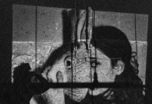 Η πιο ανατρεπτική ‘Αλίκη στη χώρα των θαυμάτων’ επιστρέφει στο Θέατρο Ροές