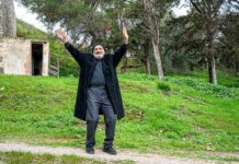 Ροδάφ’νον – Μία παράσταση στην ποντιακή διάλεκτο από τον Θέμη Μουμουλίδη
