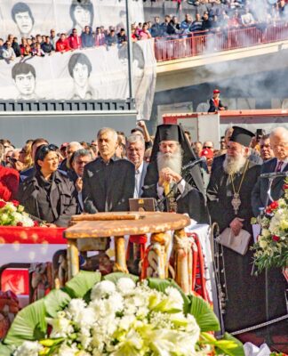 ΔΕΝ ΞΕΧΝΩ: Τη μνήμη των 21 θυμάτων της Θύρας 7 τίμησε ο Δήμος Πειραιά! (φωτο)
