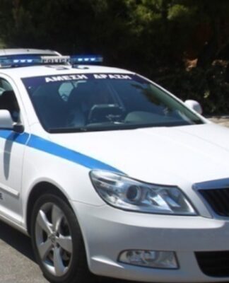 Νίκαια: Επίδοξος ληστής με ψεύτικο πιστόλι σε ζαχαροπλαστείο – Τον καταδίωξε η υπάλληλος με σφουγγαρίστρα (Βίντεο)