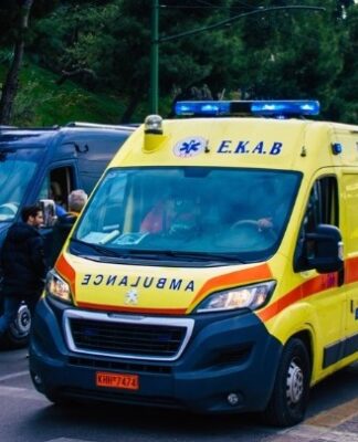 Σοκ στο Κερατσίνι: Άντρας έπεσε από τον 4ο όροφο πολυκατοικίας
