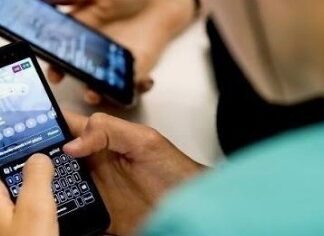 Μητέρα μηνύει Meta και TikTok μετά την αυτοκτονία της 12χρονης κόρης της