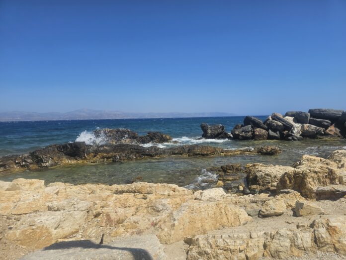 Θρίλερ για τον αγνοούμενο 20χρονο κολυμβητή: Σταμάτησαν οι έρευνες λόγω των ανέμων