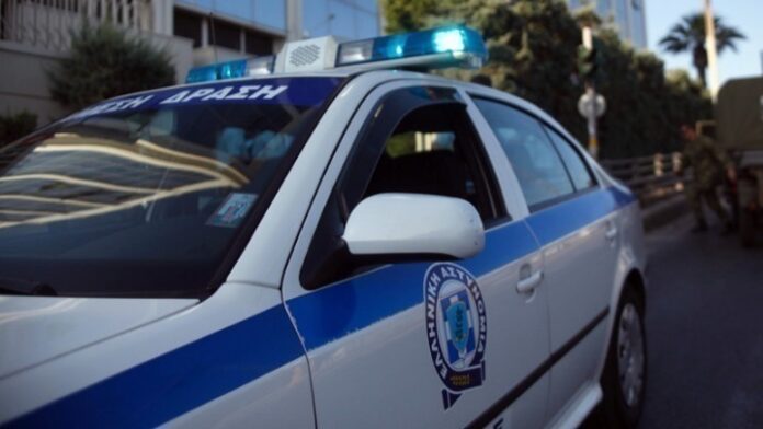 Σοκ στον Πειραιά: 28χρονος και 24χρονη βρέθηκαν νεκροί μέσα σε όχημα που ήταν παρκαρισμένο σε γκαράζ