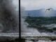 Θυελλώδεις άνεμοι έως 8 μποφόρ και σταδιακή υποχώρηση του καύσωνα – Μεγάλος κίνδυνος πυρκαγιάς