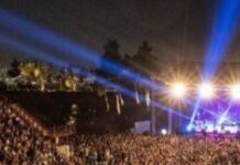 Αναβλήθηκε η συναυλία της Ρίας Ελληνίδου στη Σαλαμίνα ως ένδειξη πένθους μετά τη φονική πυρκαγιά που έπληξε το νησί