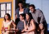 τα «Στενά Παπούτσια» συνεχίζουν για τρεις τελευταίες παραστάσεις στο θέατρο Βρετάνια